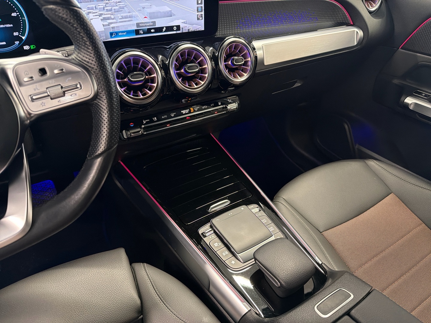 MERCEDES-BENZ EQB 2022