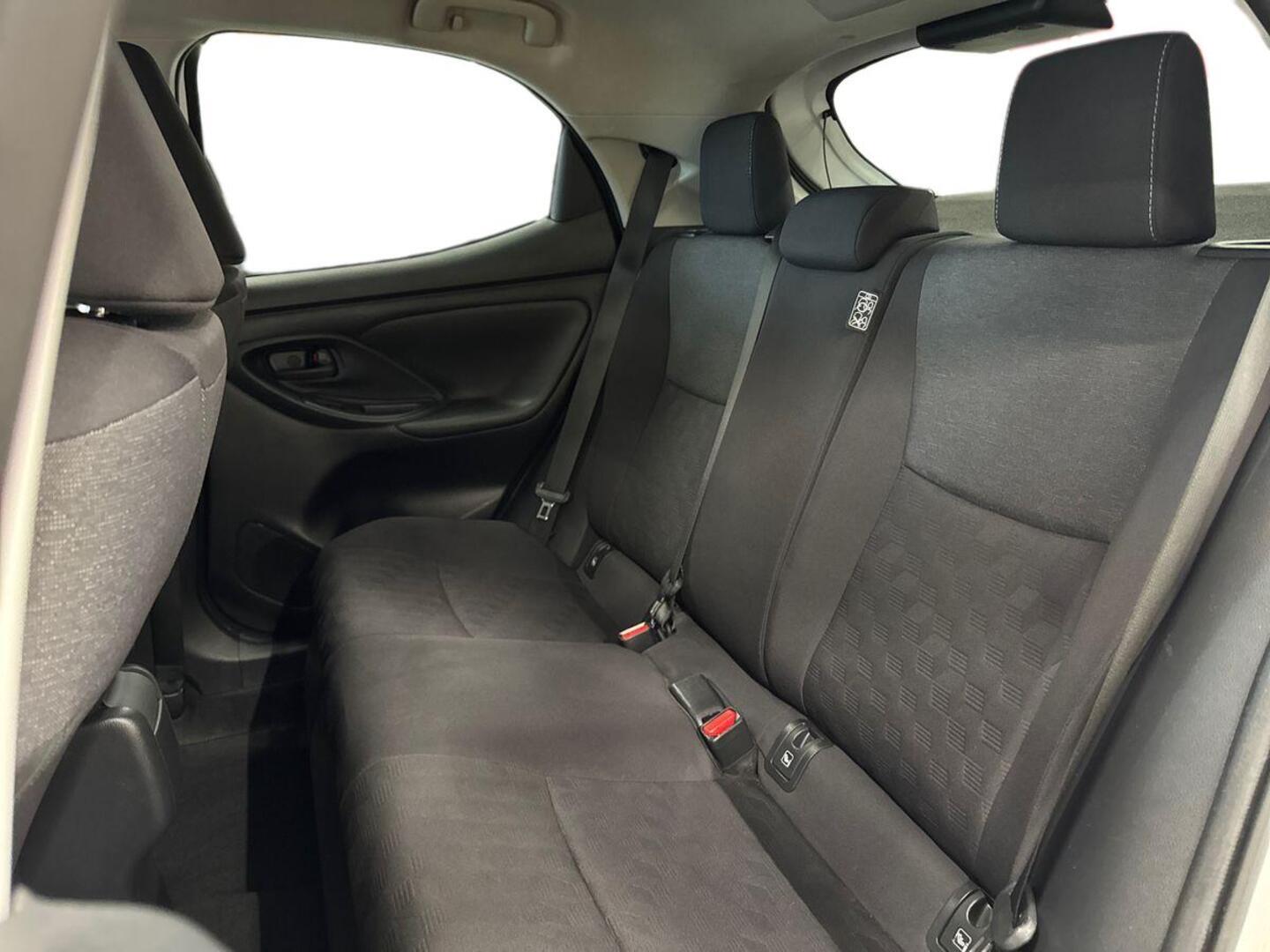 TOYOTA Yaris 10