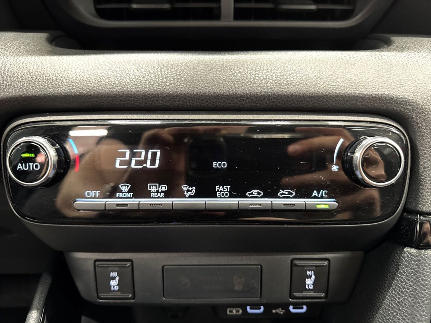 TOYOTA Yaris 24