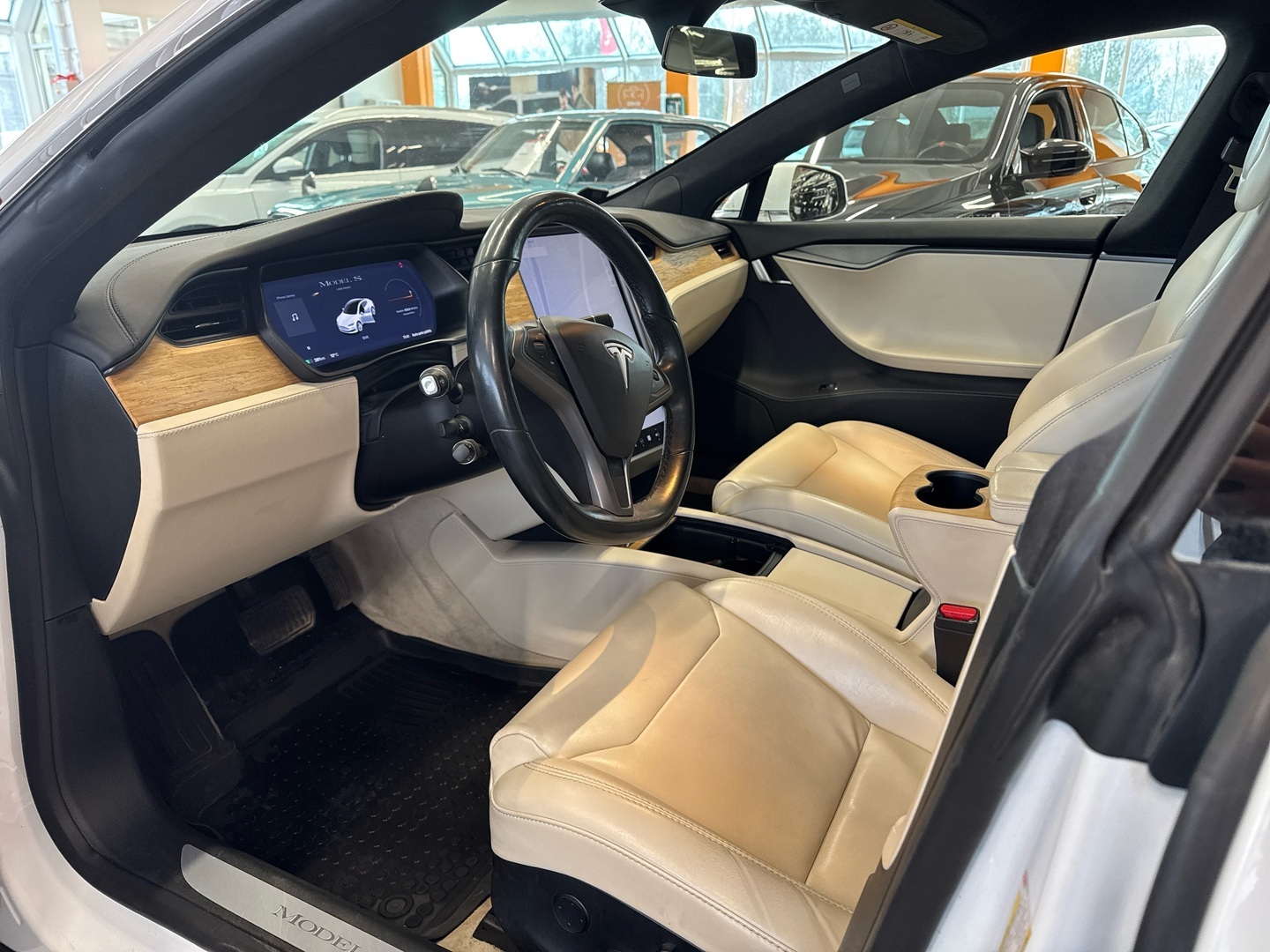 TESLA Model S 2020