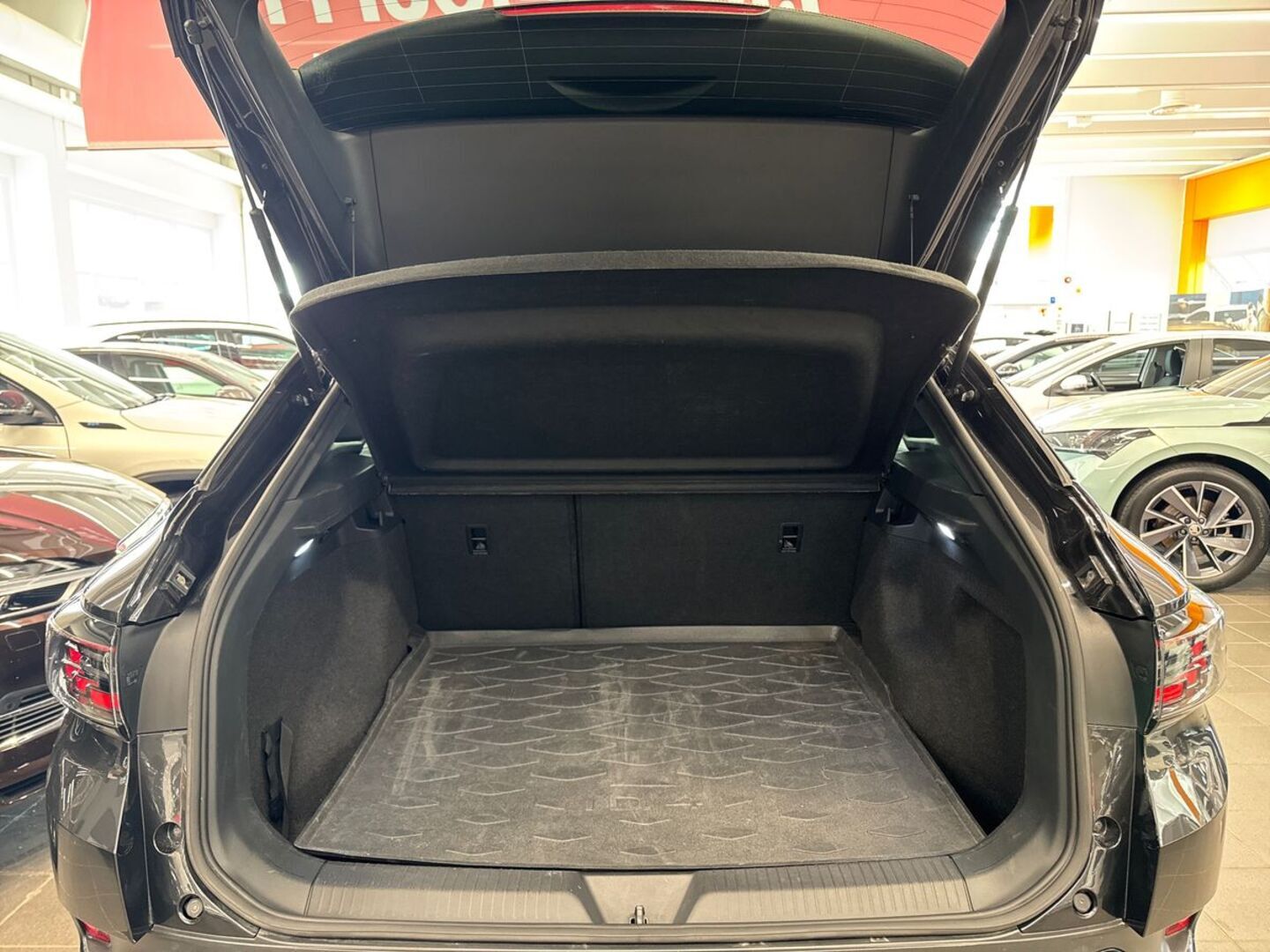 VOLKSWAGEN ID.4 11