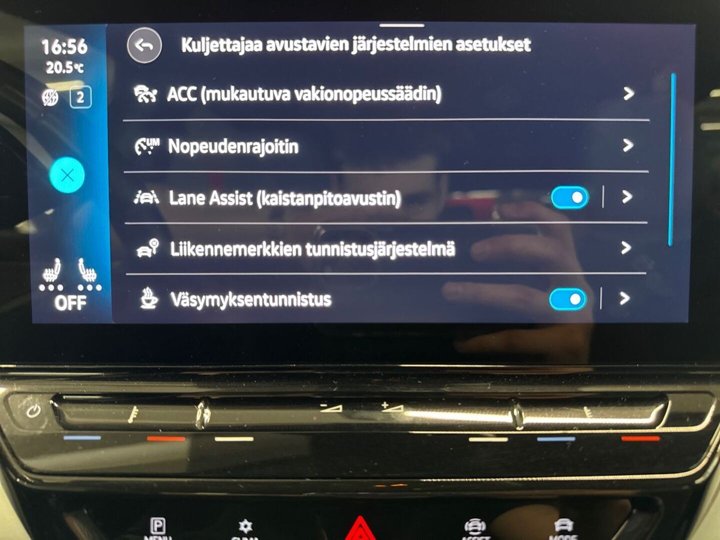 VOLKSWAGEN ID.4 24