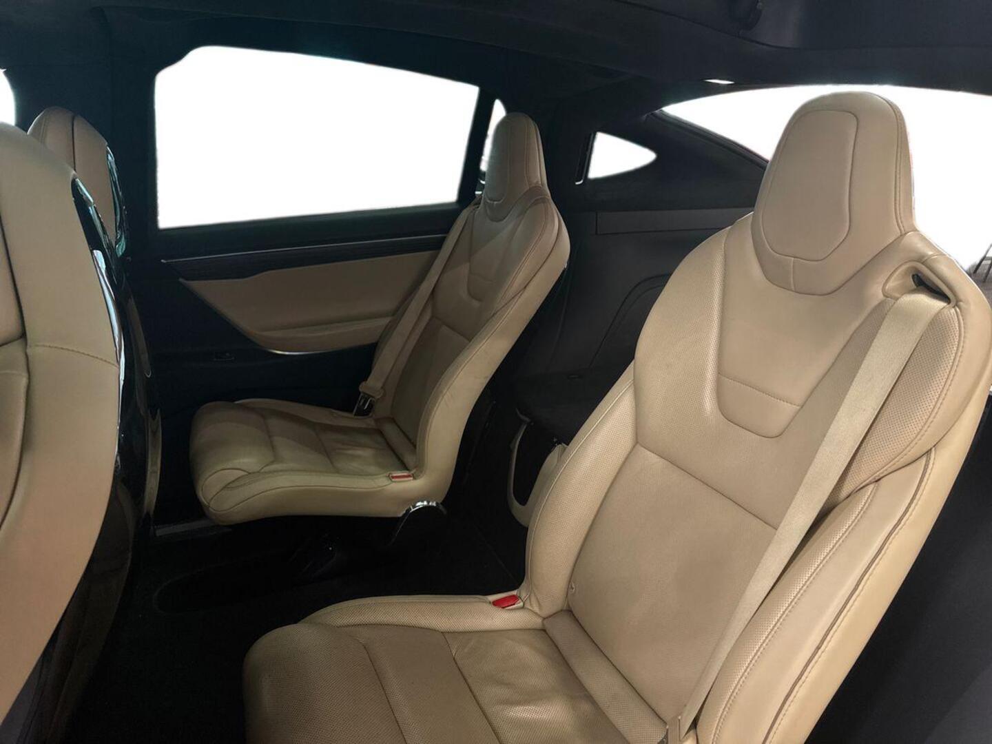 TESLA Model X 2016