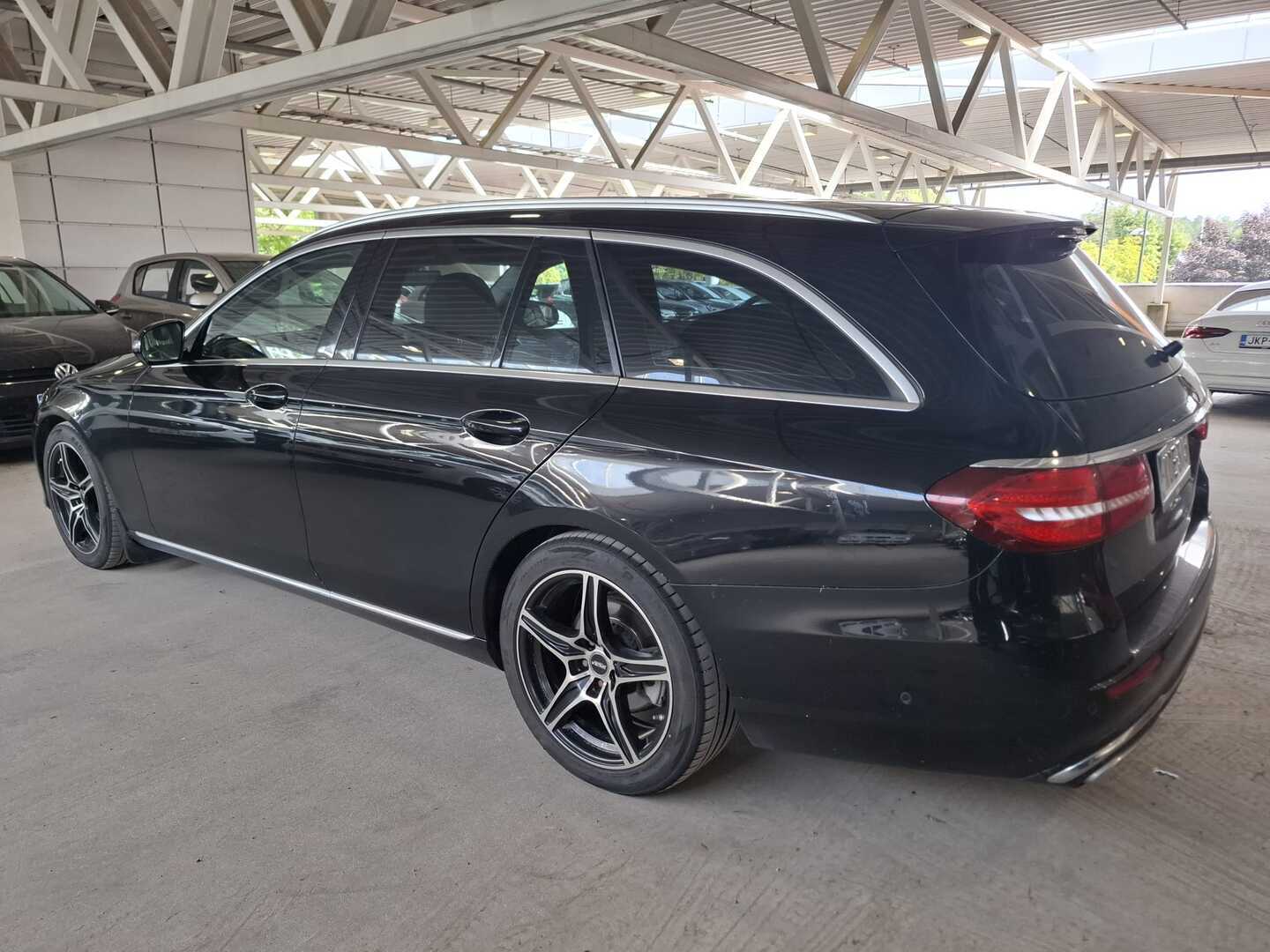 MERCEDES-BENZ E 2017