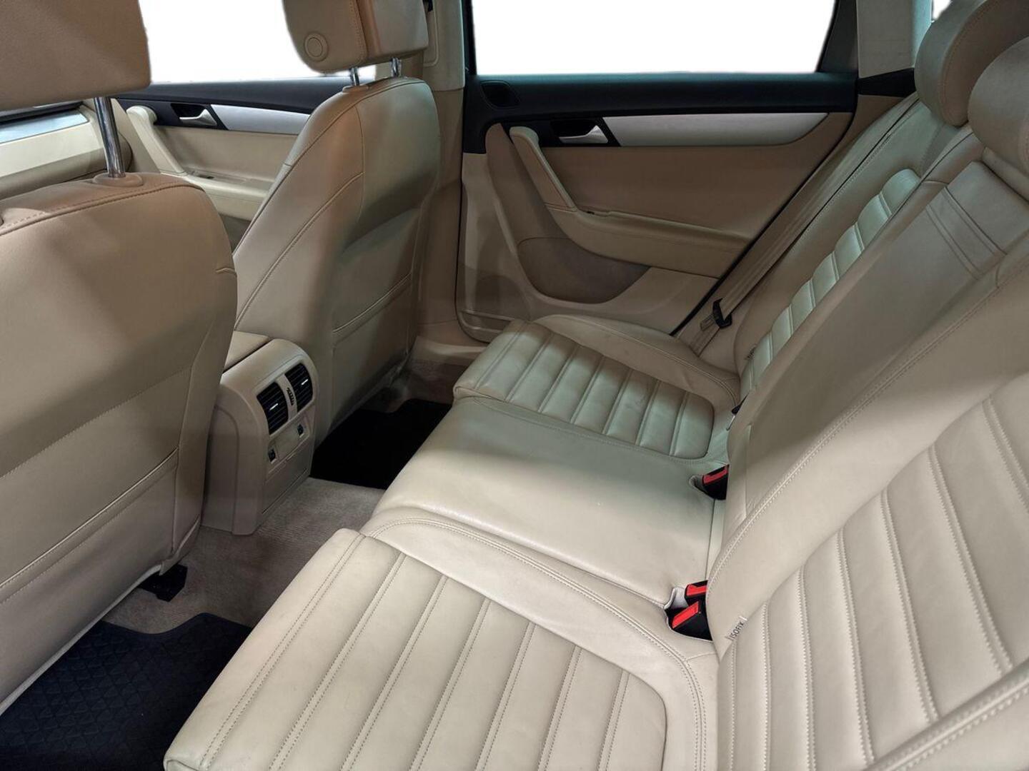 VOLKSWAGEN Passat 10
