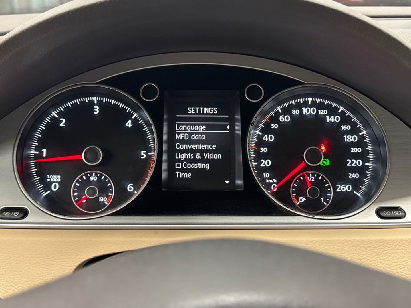 VOLKSWAGEN Passat 22