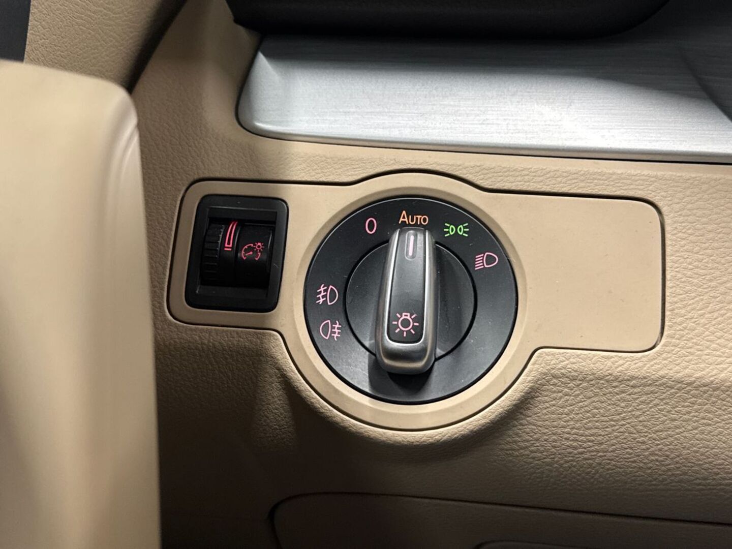 VOLKSWAGEN Passat 23