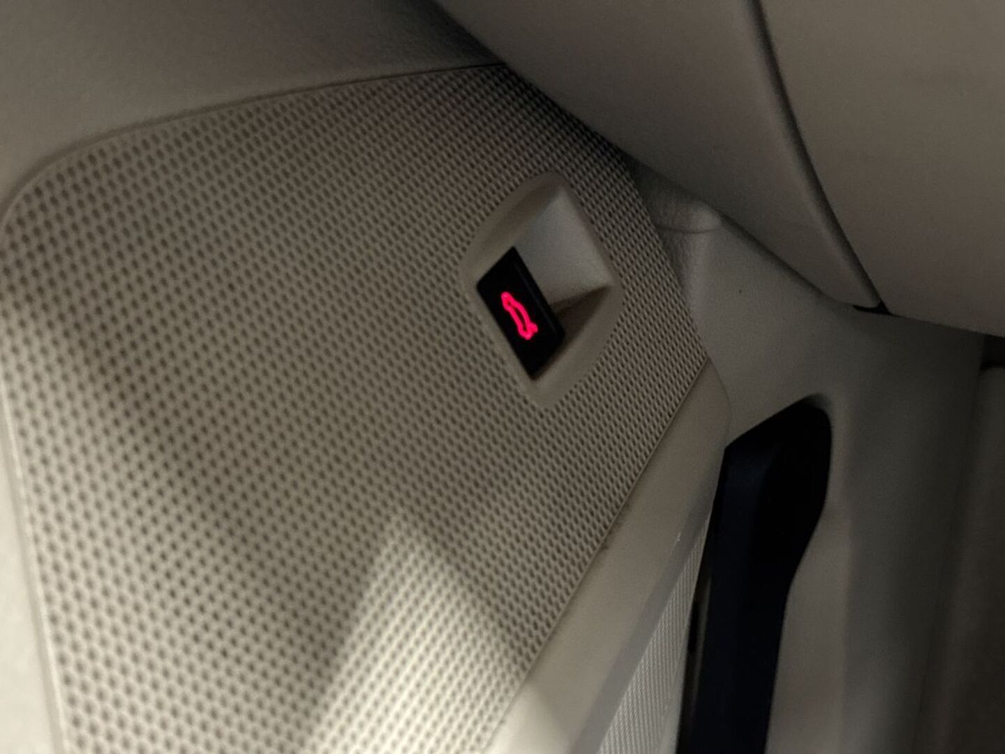 VOLKSWAGEN Passat 25