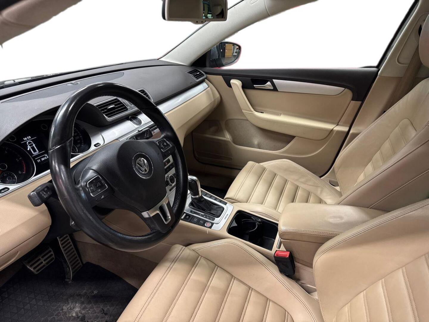 VOLKSWAGEN Passat 7
