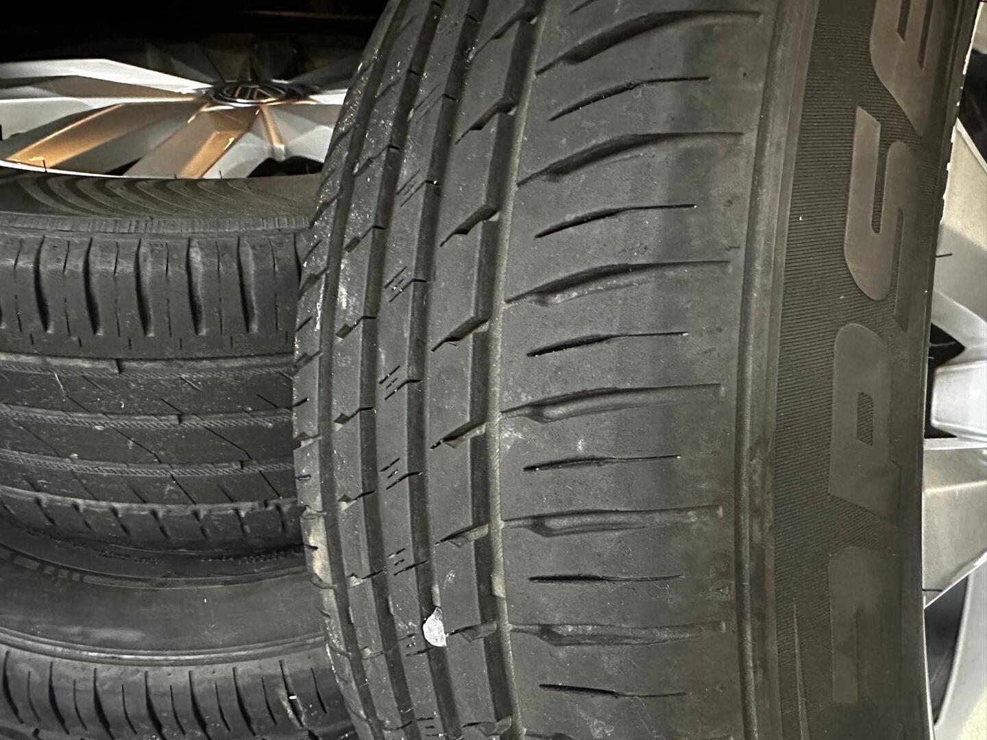 VOLKSWAGEN Touran 2016