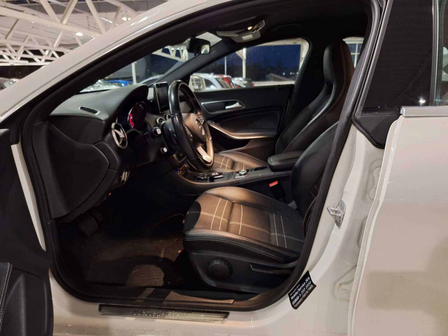 MERCEDES-BENZ CLA 2016