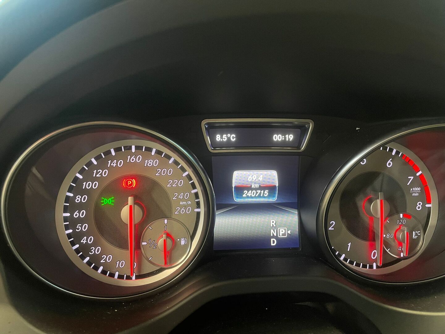 MERCEDES-BENZ CLA 2016