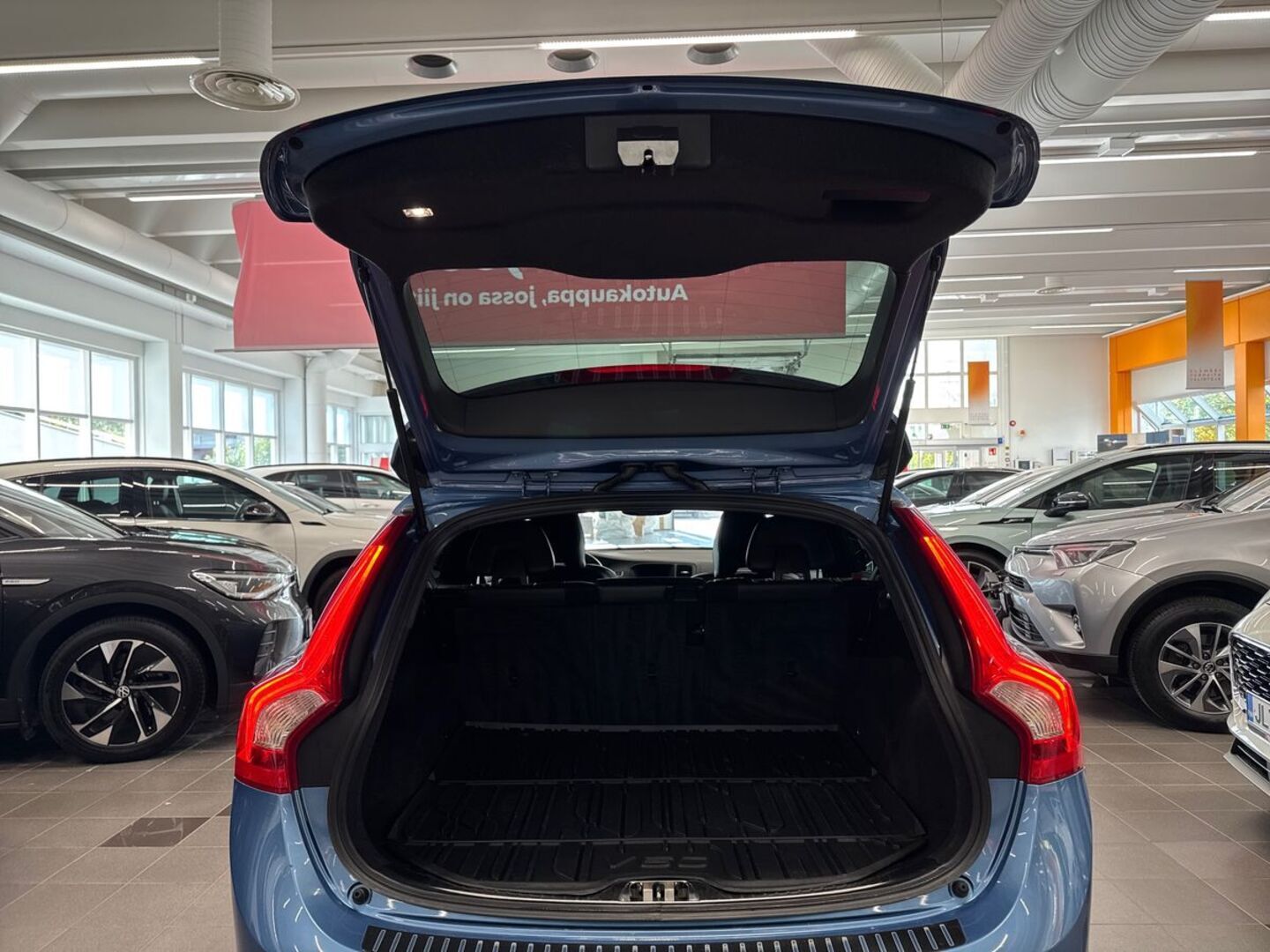 VOLVO V60 2017