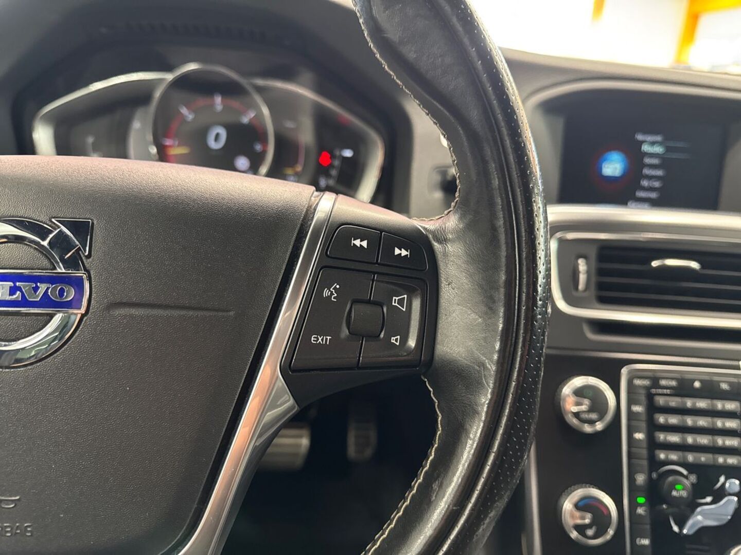 VOLVO V60 2017