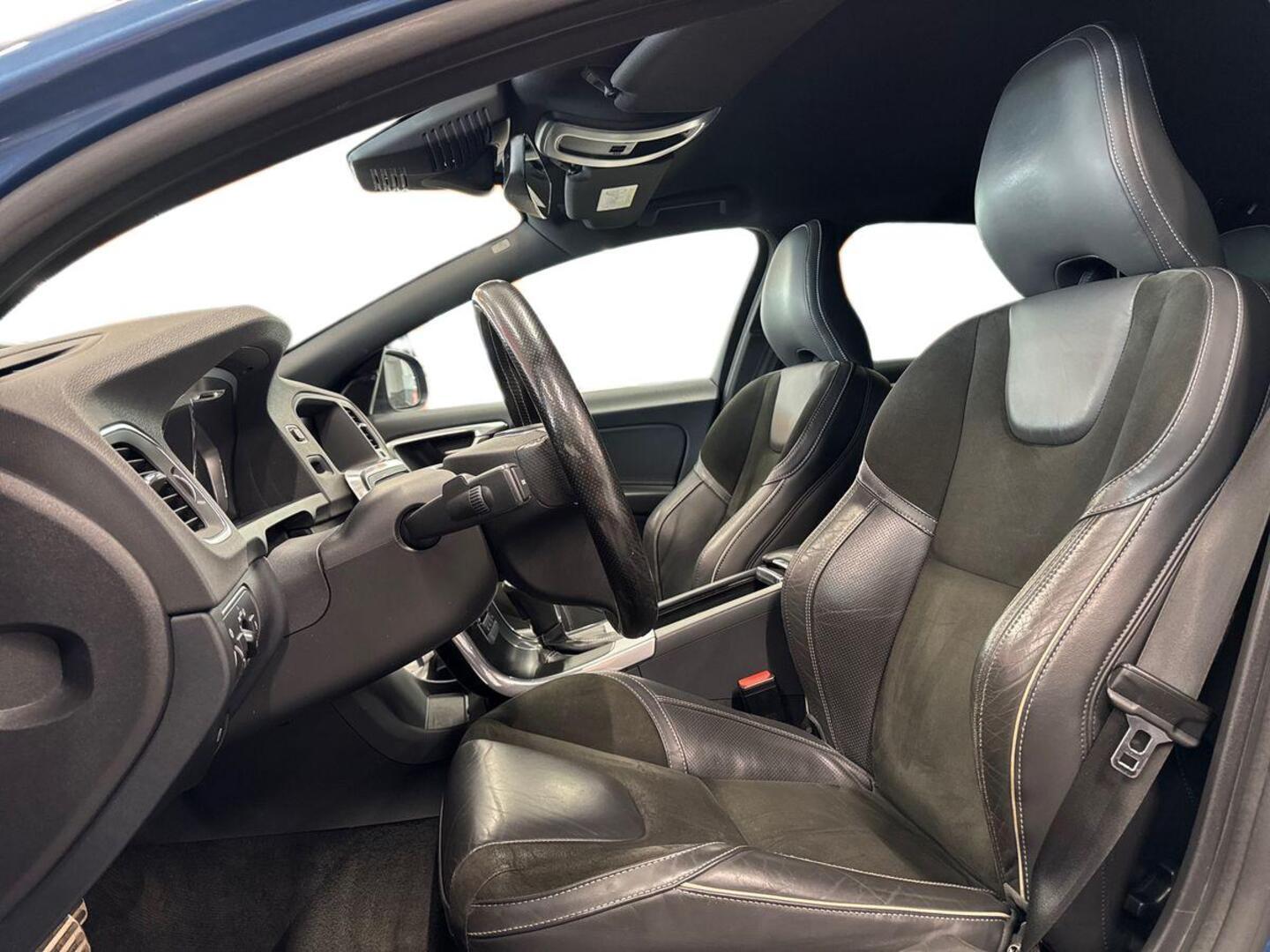VOLVO V60 2017