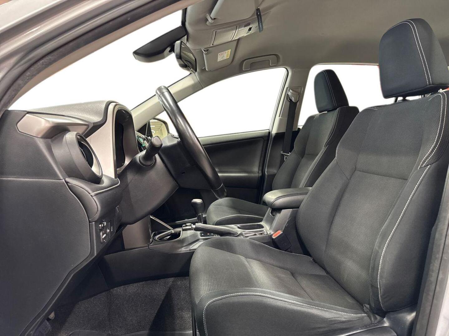 TOYOTA RAV4 9