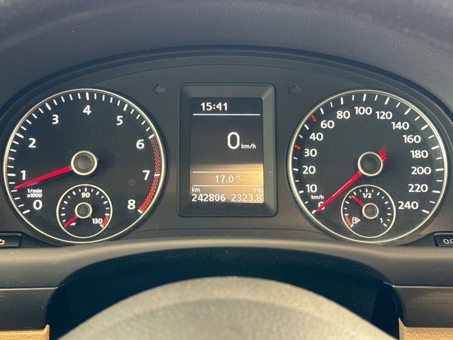 VOLKSWAGEN Touran 14