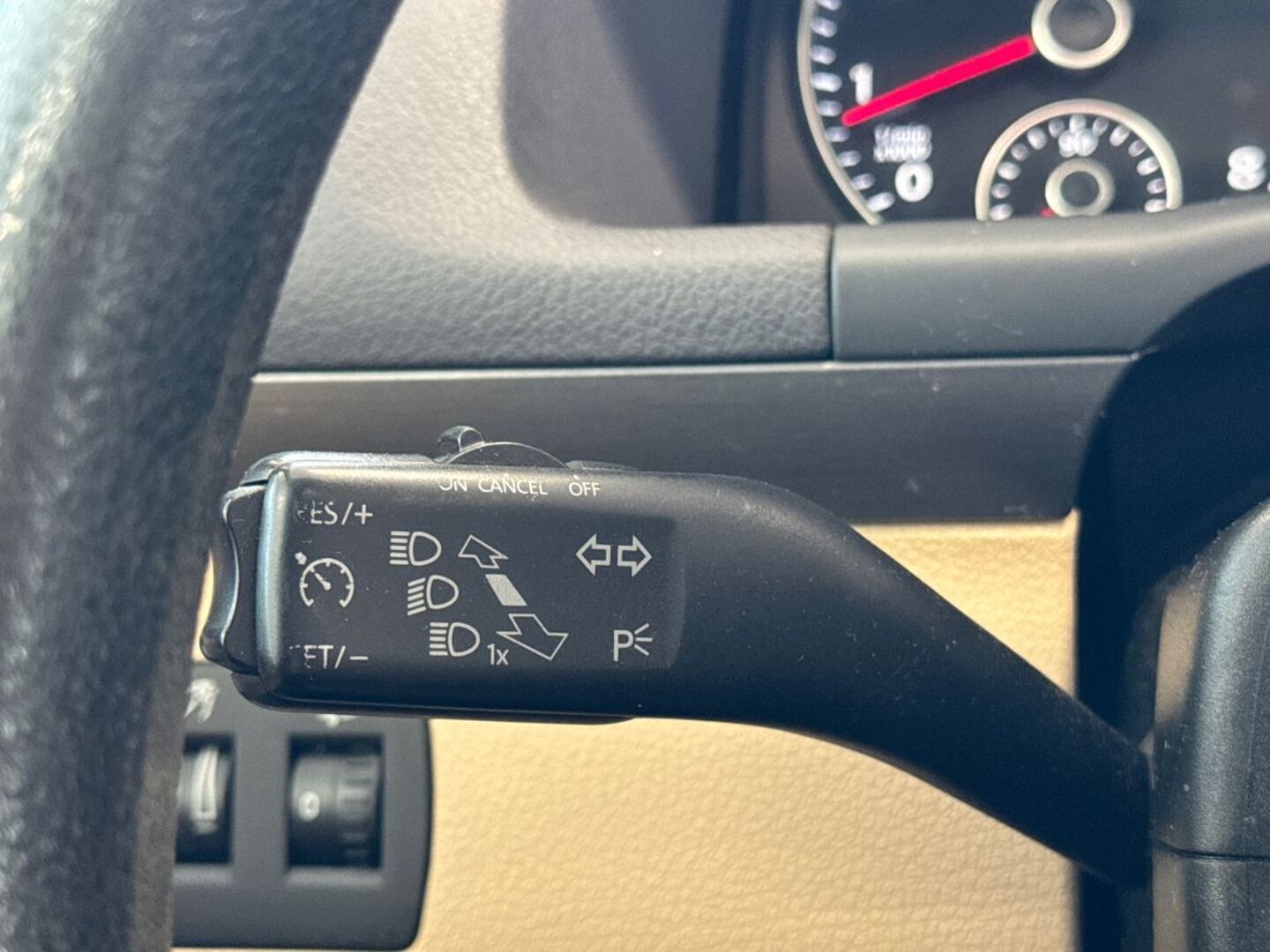 VOLKSWAGEN Touran 18