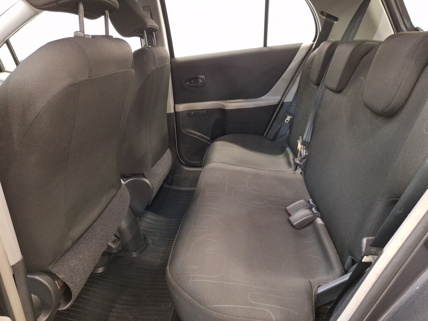 TOYOTA Yaris 2010
