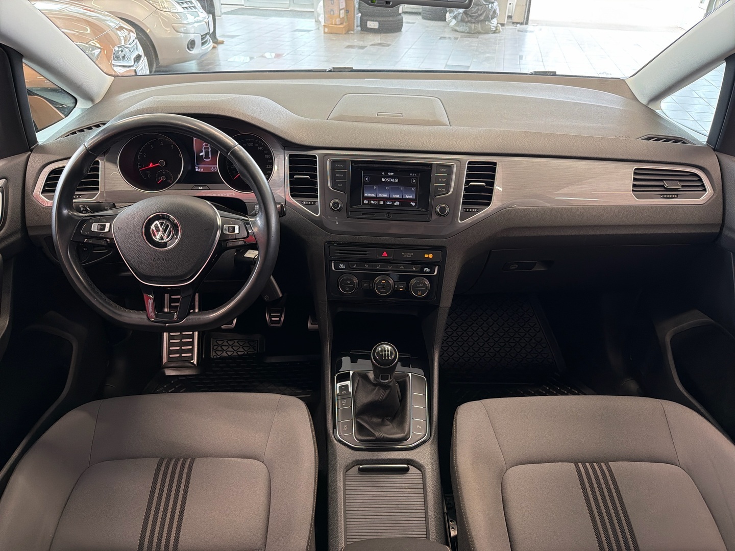 VOLKSWAGEN Golf Sportsvan 2016