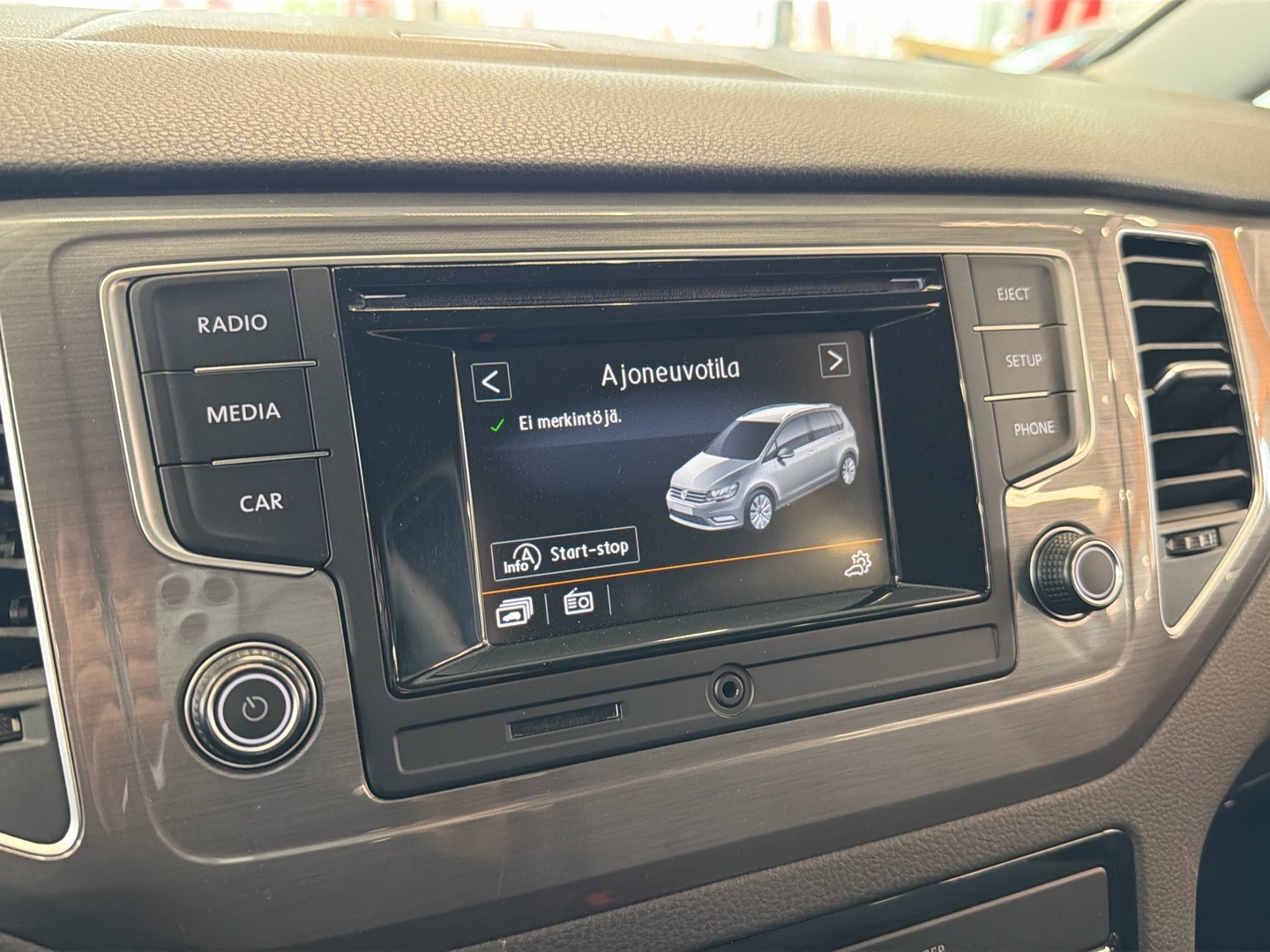 VOLKSWAGEN Golf Sportsvan 2016