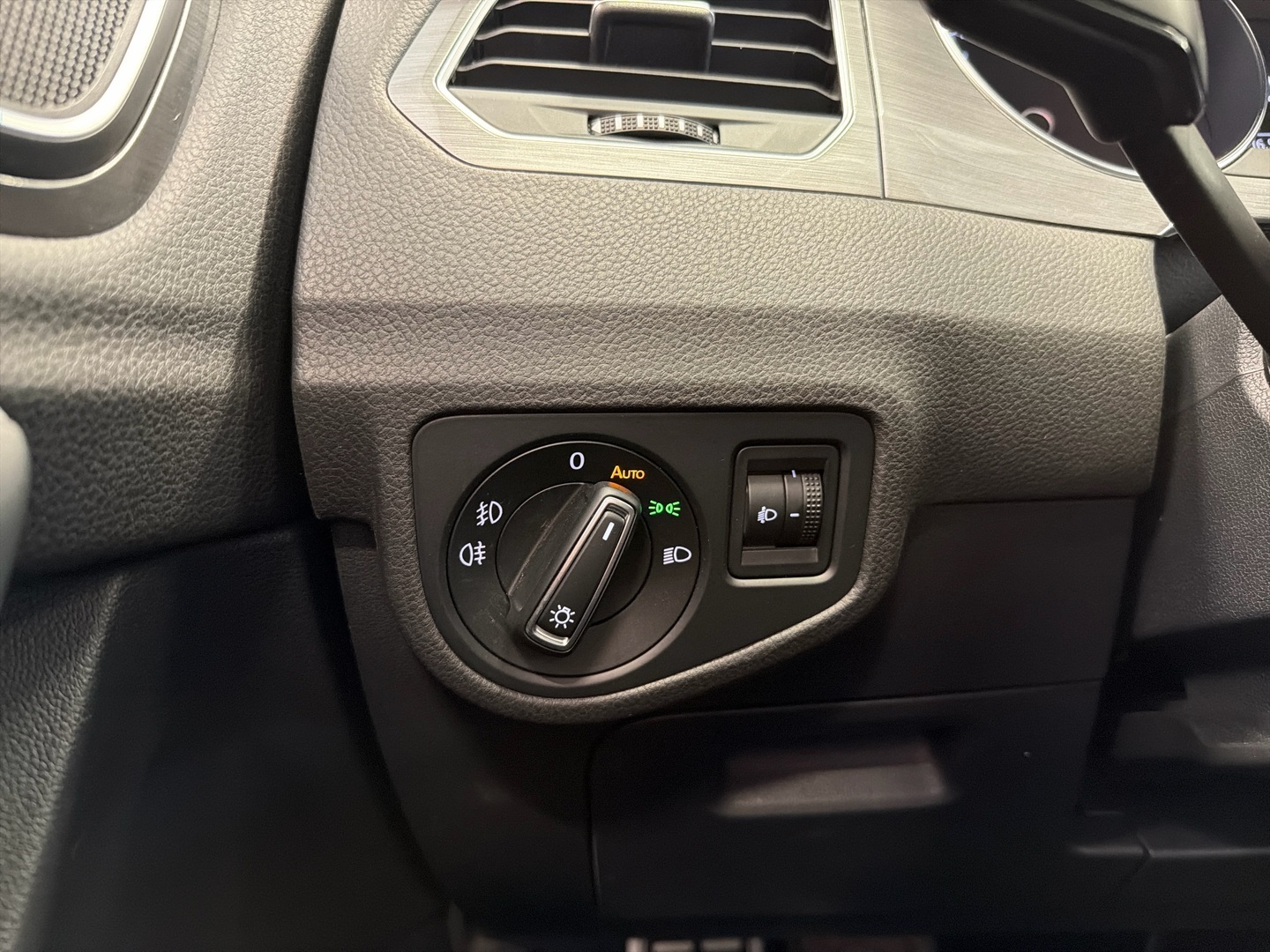 VOLKSWAGEN Golf Sportsvan 2016