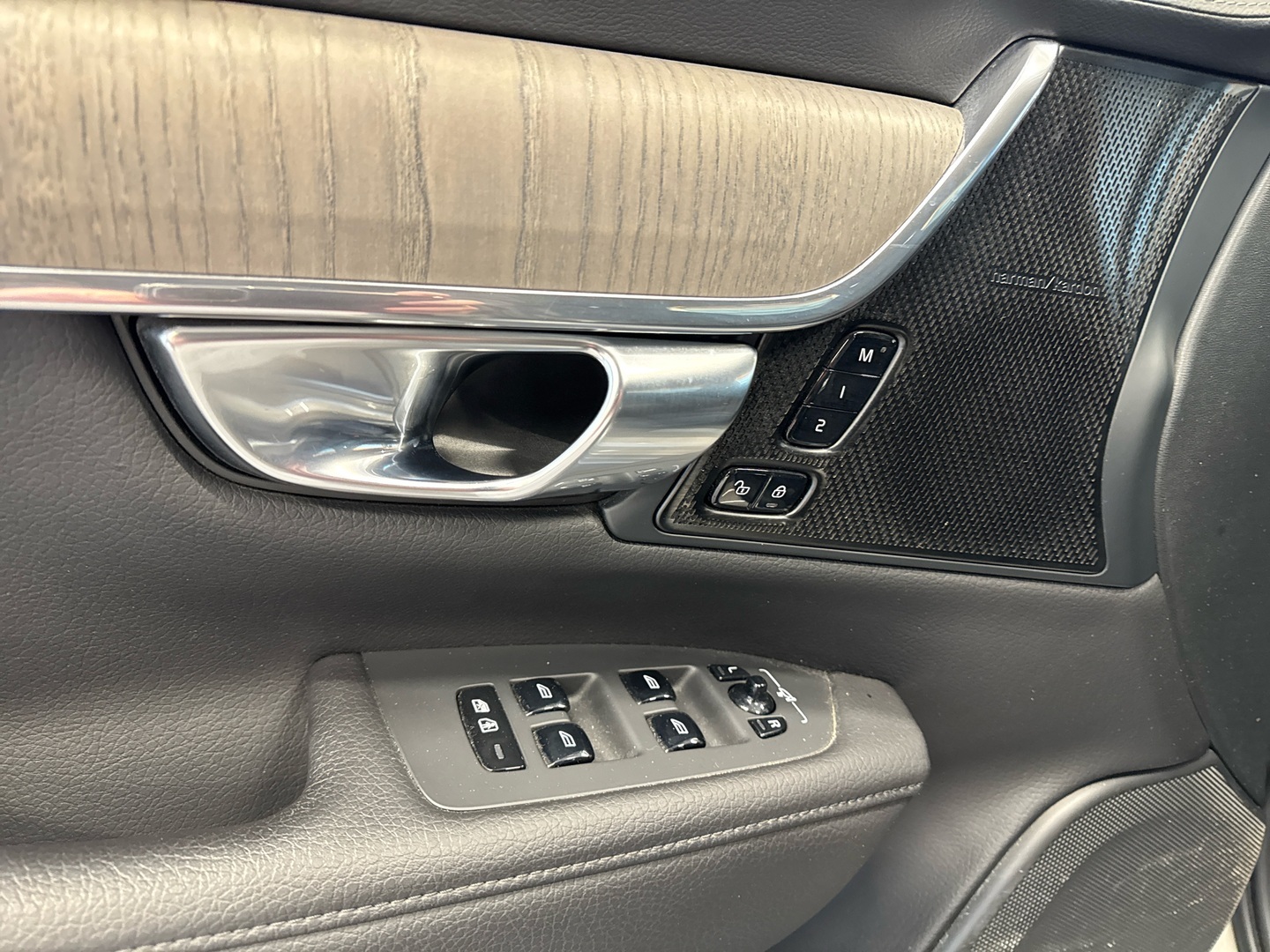 VOLVO V90 2021