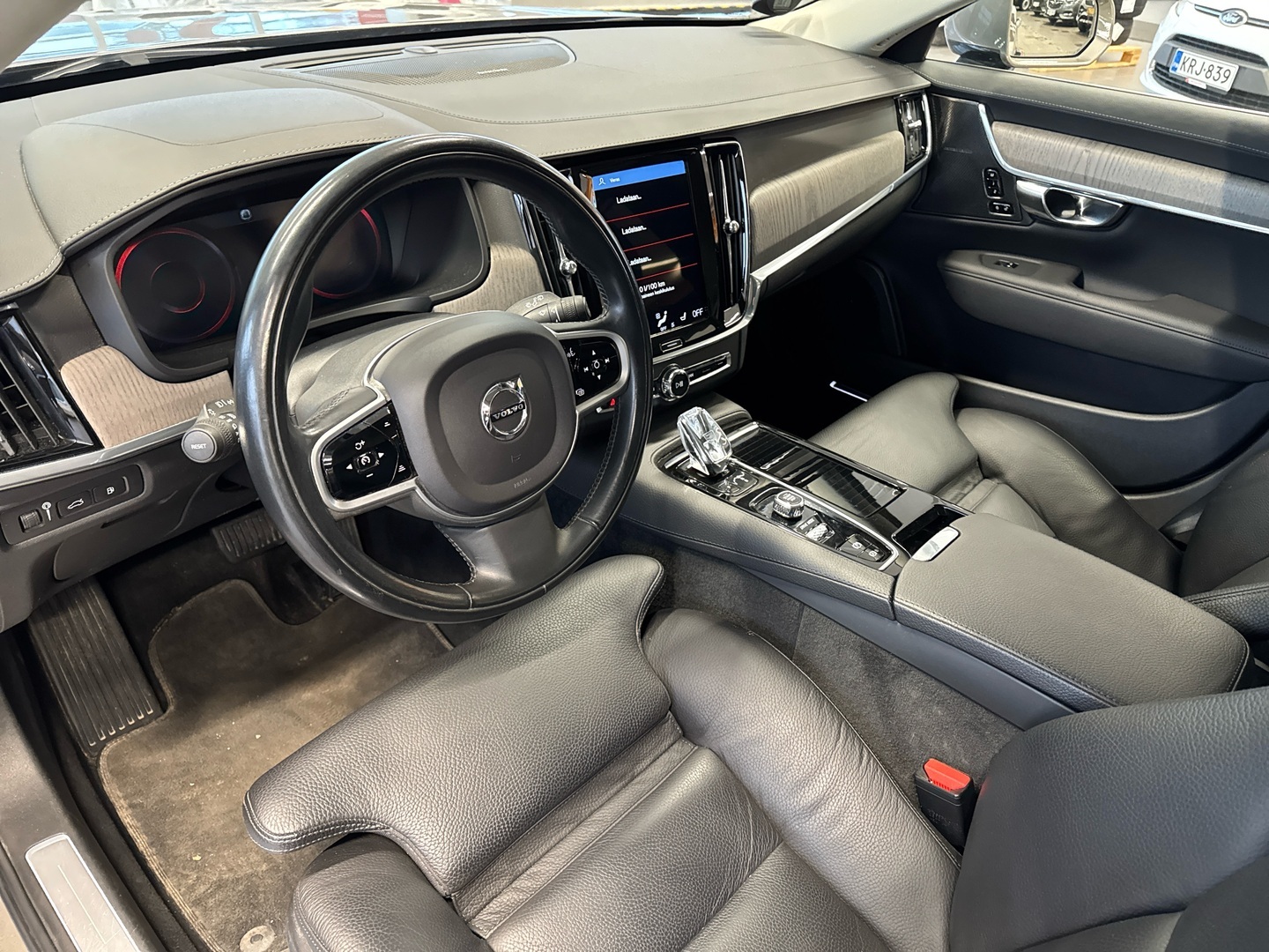 VOLVO V90 2021