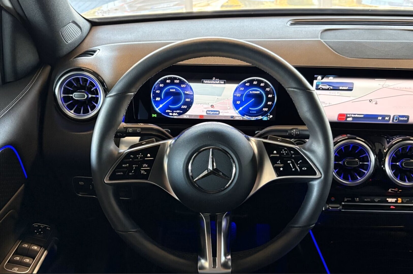 MERCEDES-BENZ EQB 2024