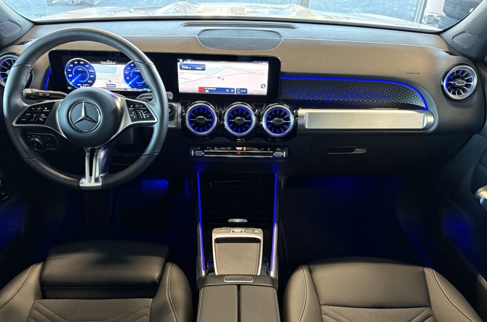 MERCEDES-BENZ EQB 2024