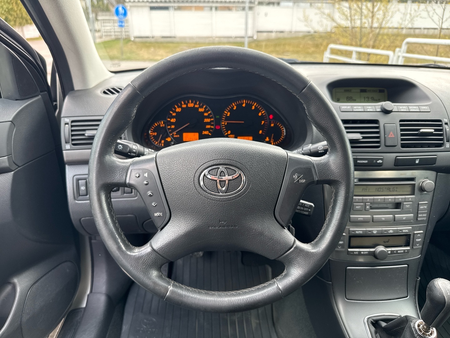 TOYOTA Avensis 2004