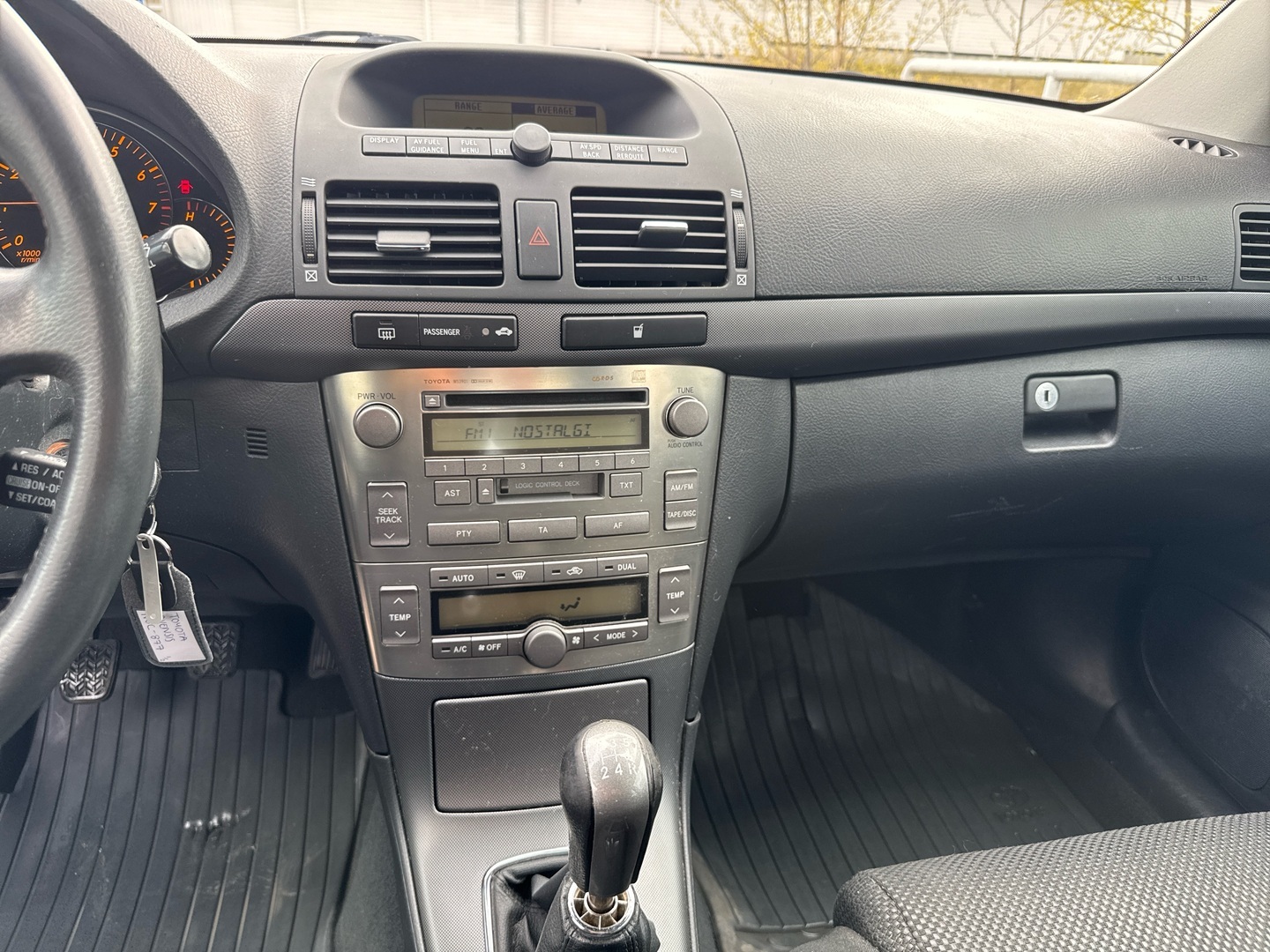 TOYOTA Avensis 2004