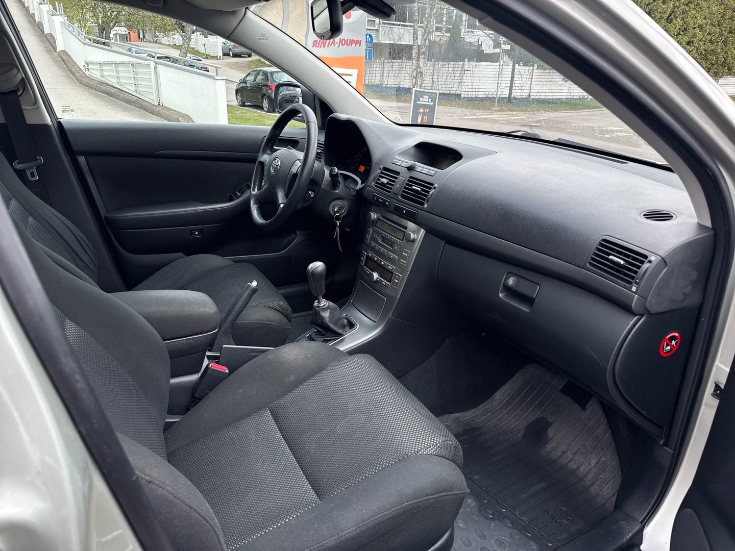 TOYOTA Avensis 2004