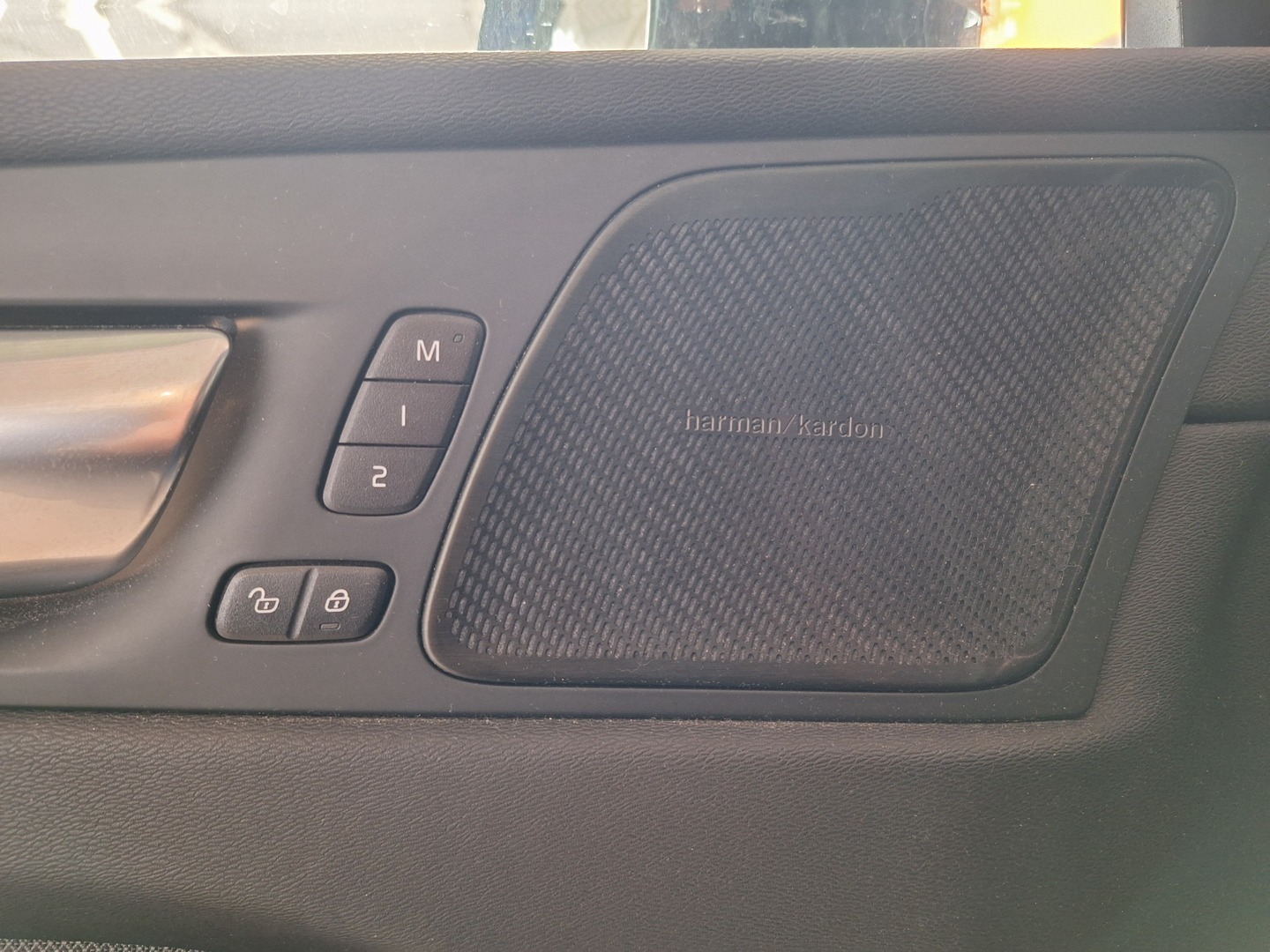 VOLVO XC60 2021