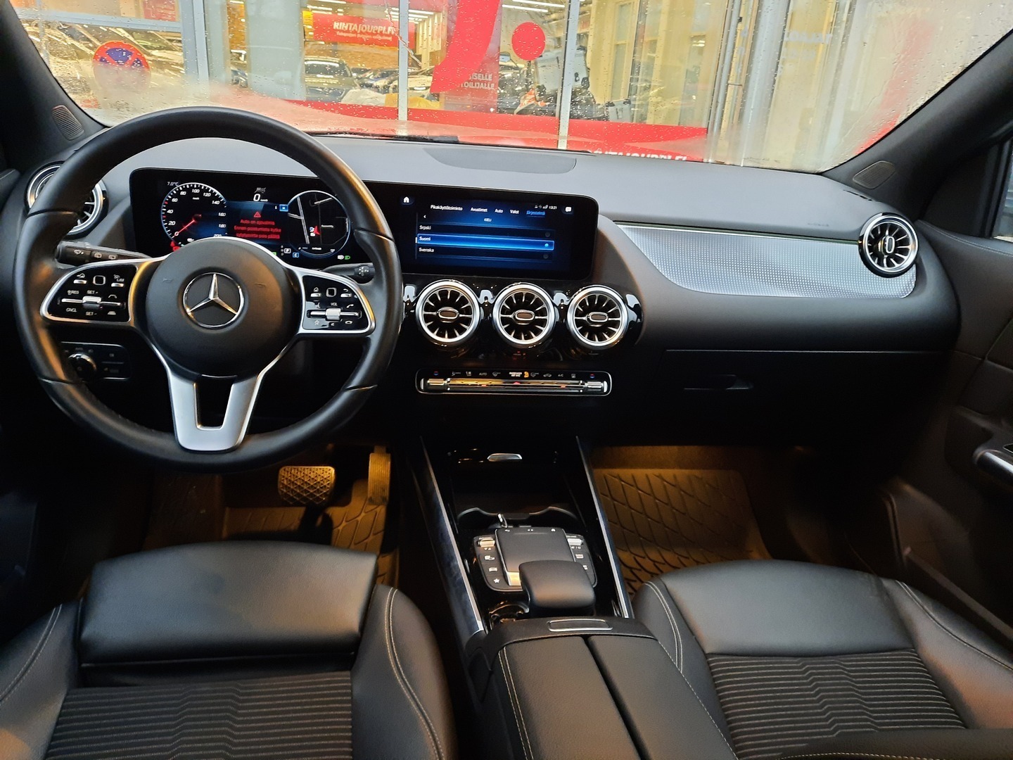 MERCEDES-BENZ EQA 2022