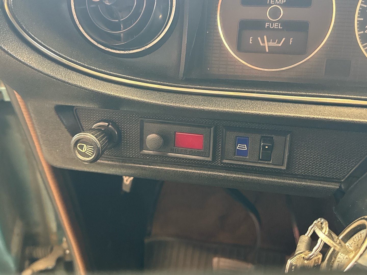 DATSUN 160J 1975