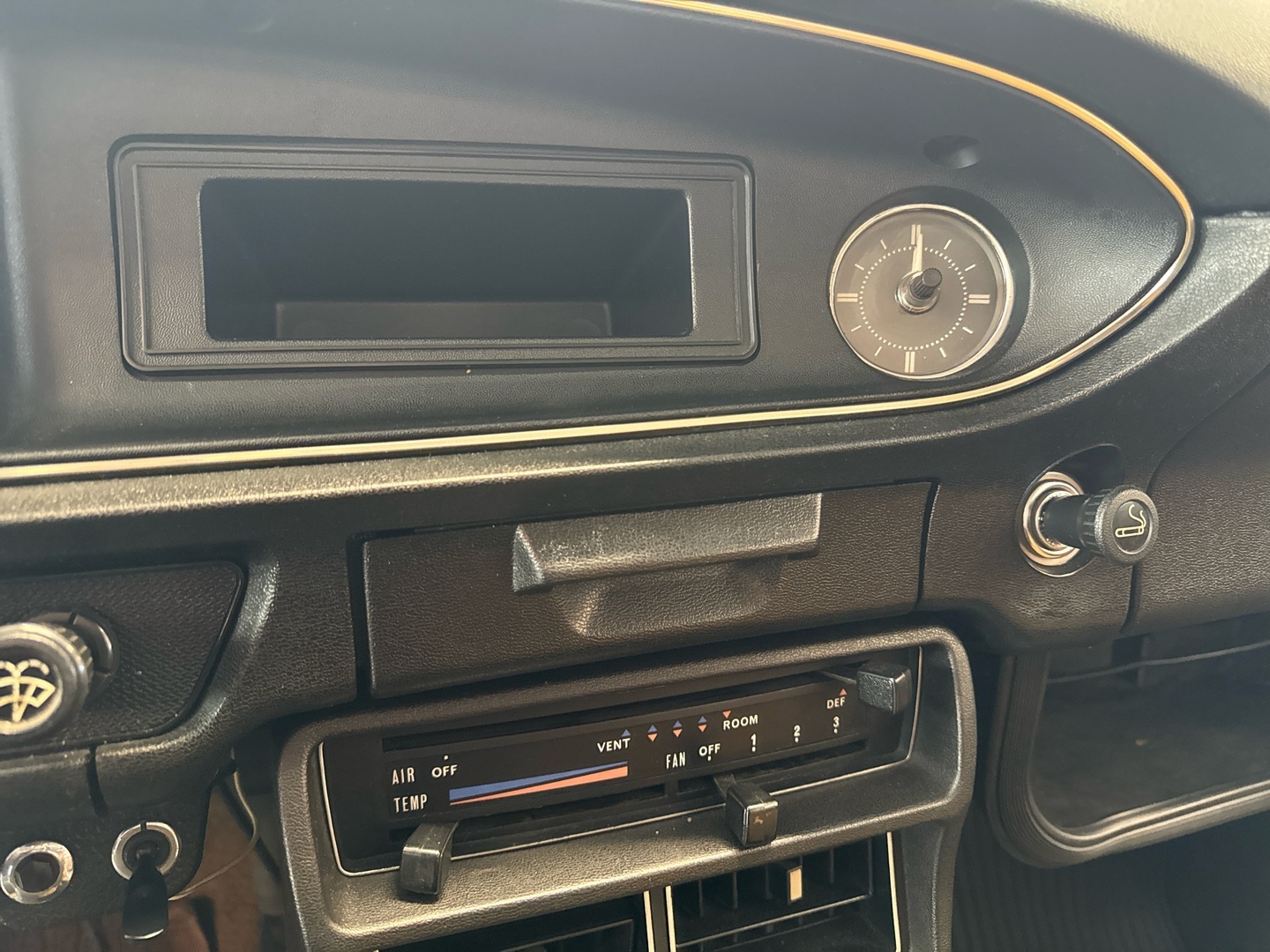 DATSUN 160J 1975