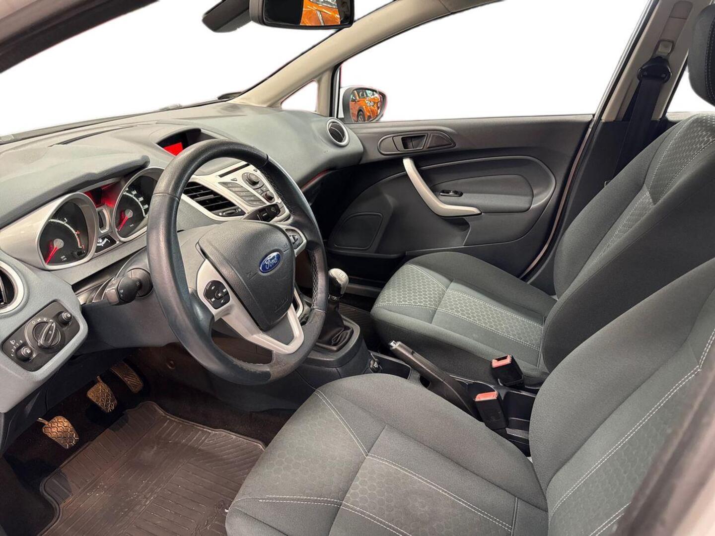 FORD Fiesta 2010
