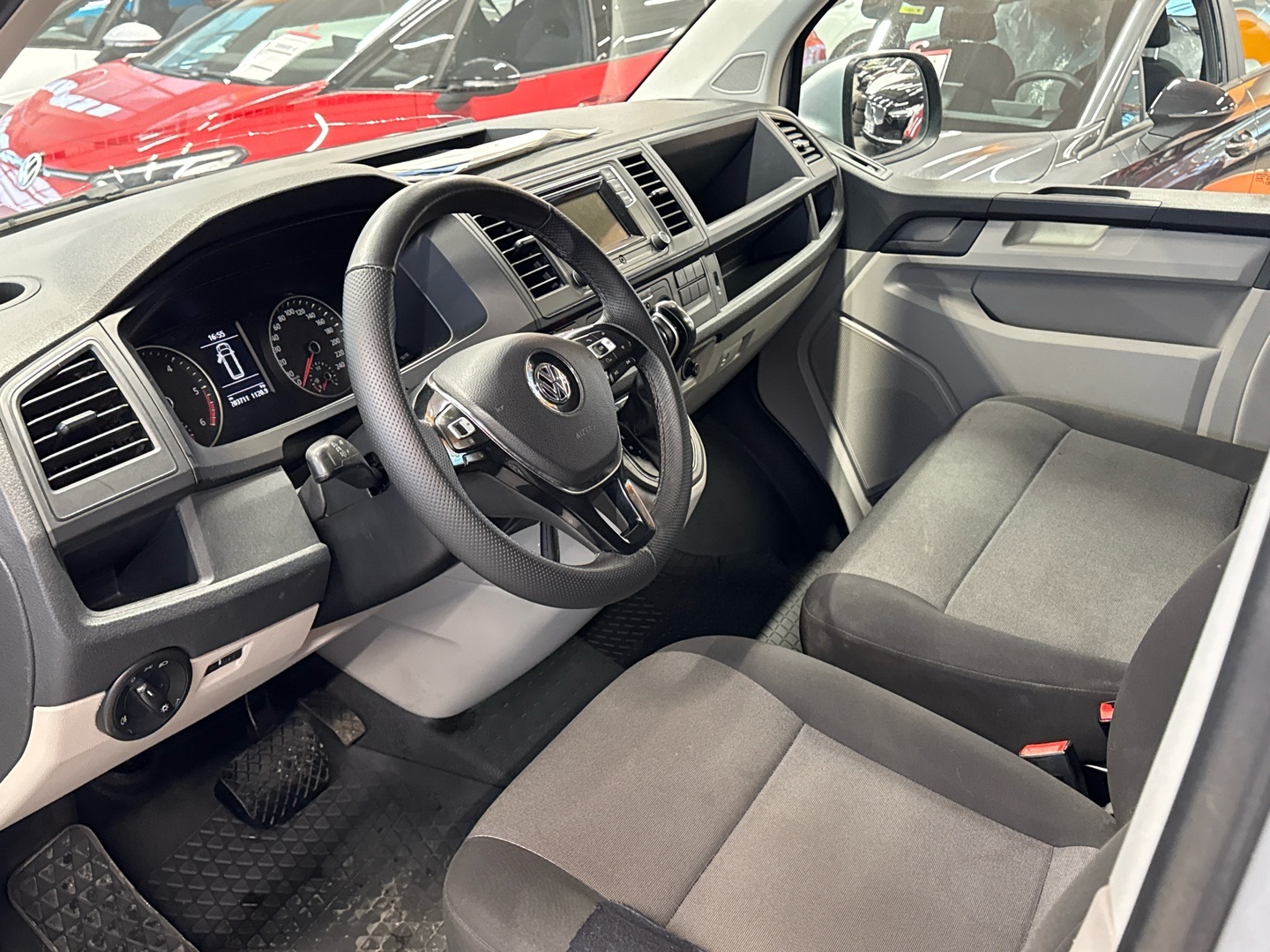 VOLKSWAGEN Transporter 2017