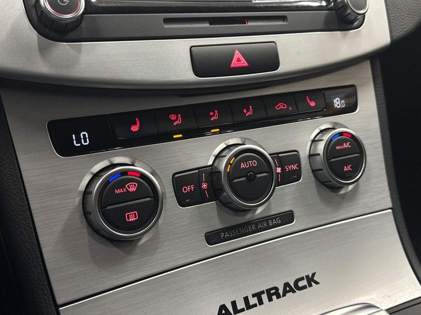 VOLKSWAGEN Passat 2012