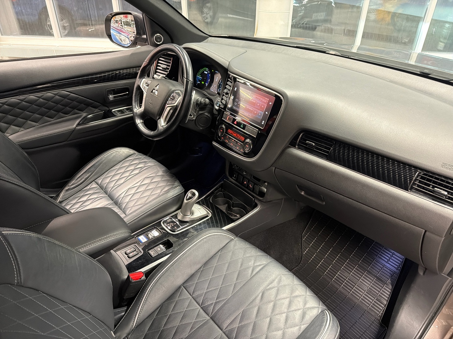 MITSUBISHI Outlander PHEV 2019