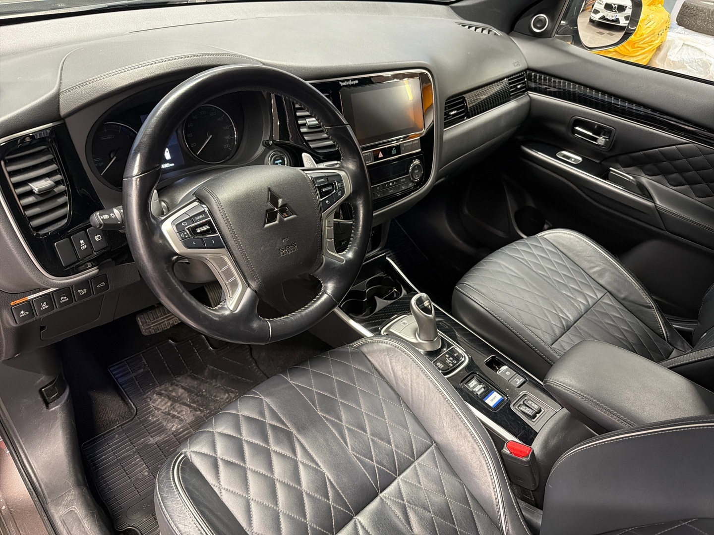 MITSUBISHI Outlander PHEV 2019