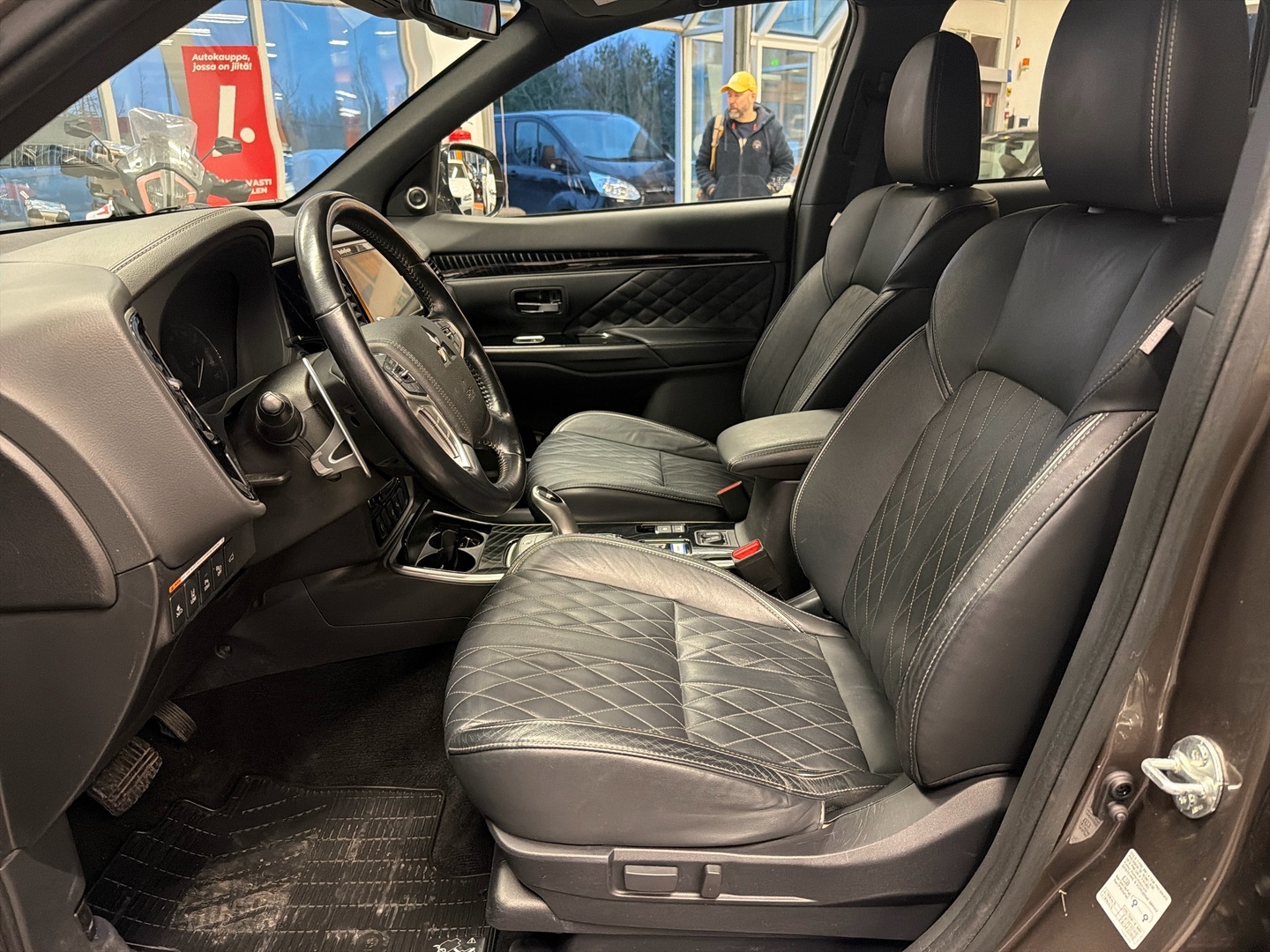 MITSUBISHI Outlander PHEV 2019