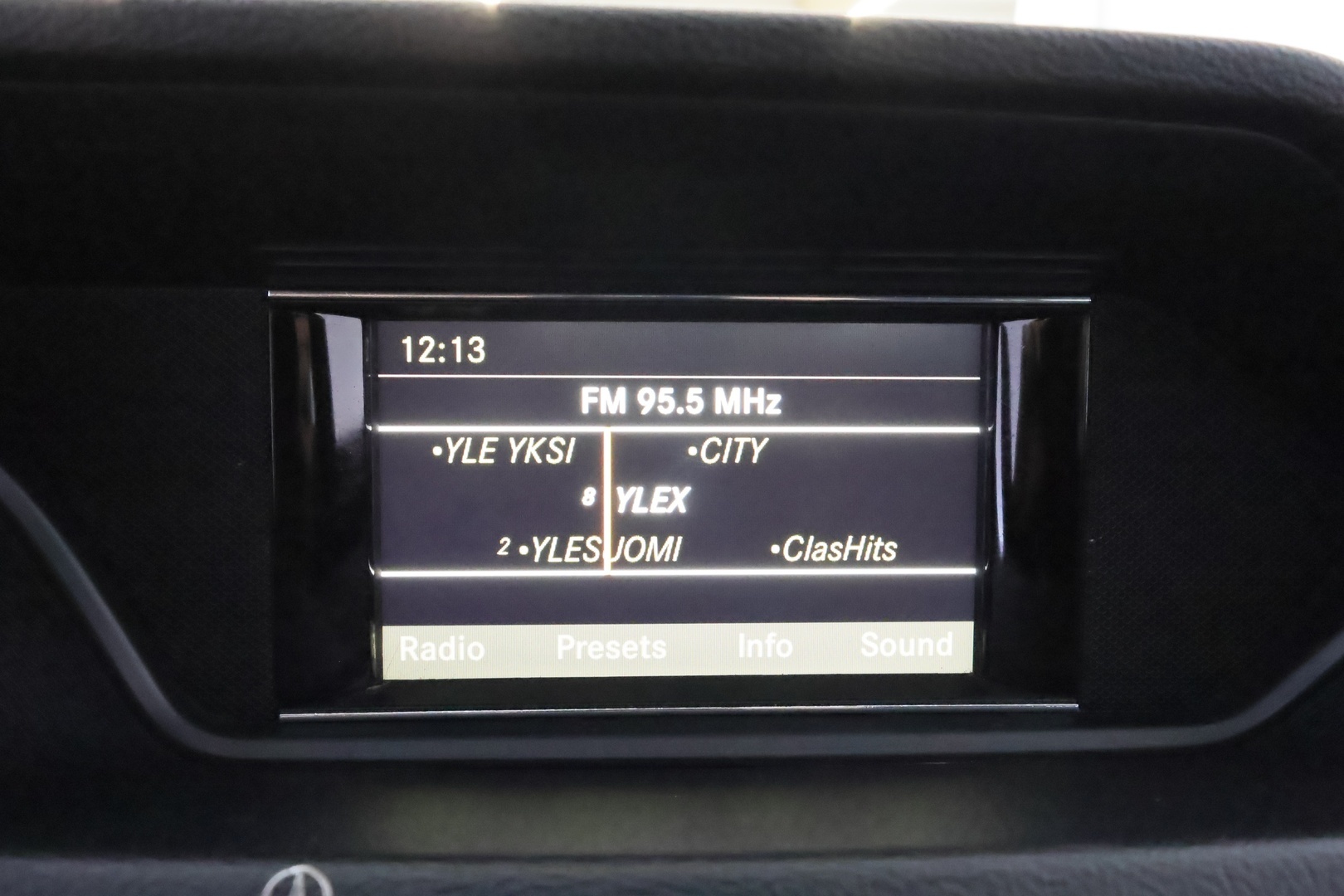 MERCEDES-BENZ E 2011