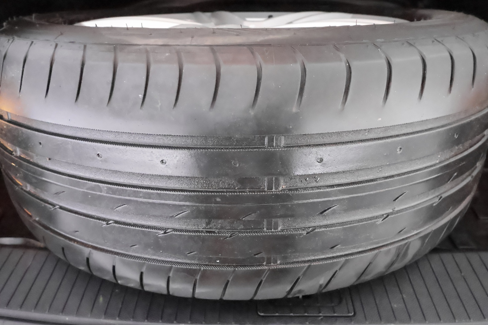 MERCEDES-BENZ E 2011