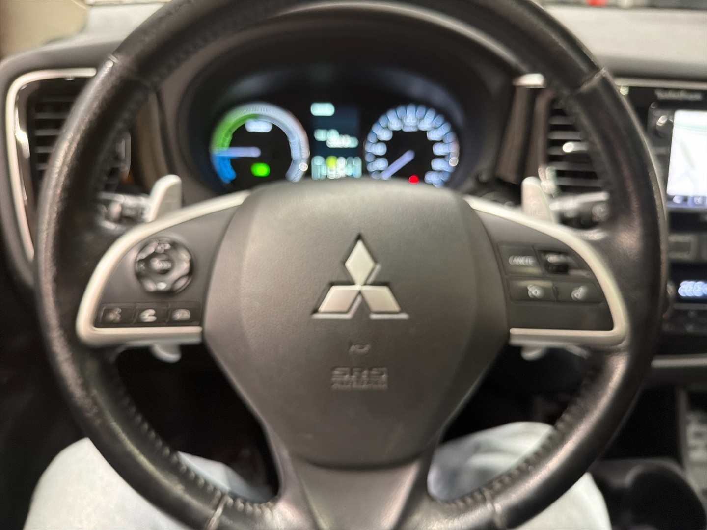 MITSUBISHI Outlander PHEV 2013