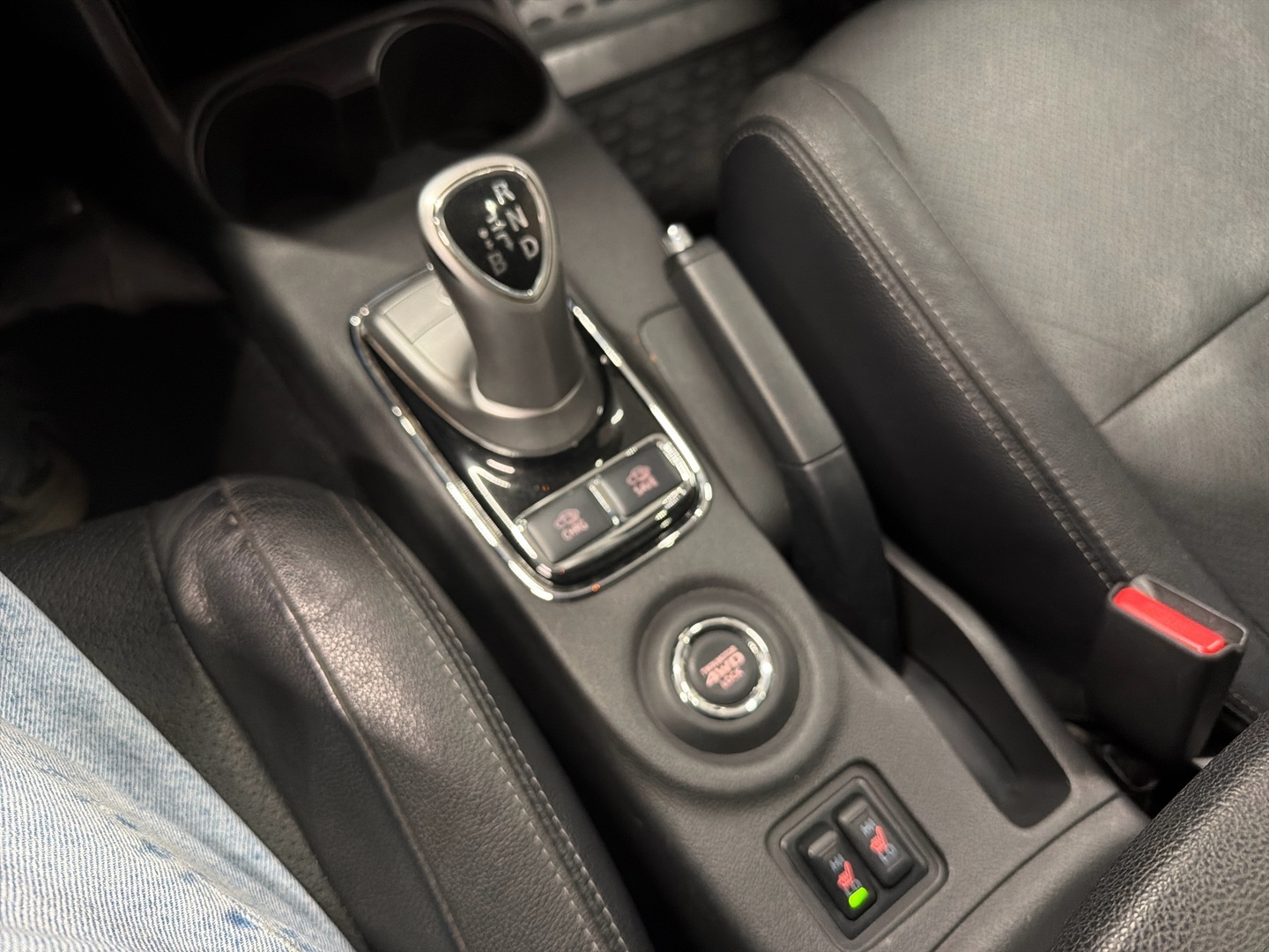 MITSUBISHI Outlander PHEV 2013