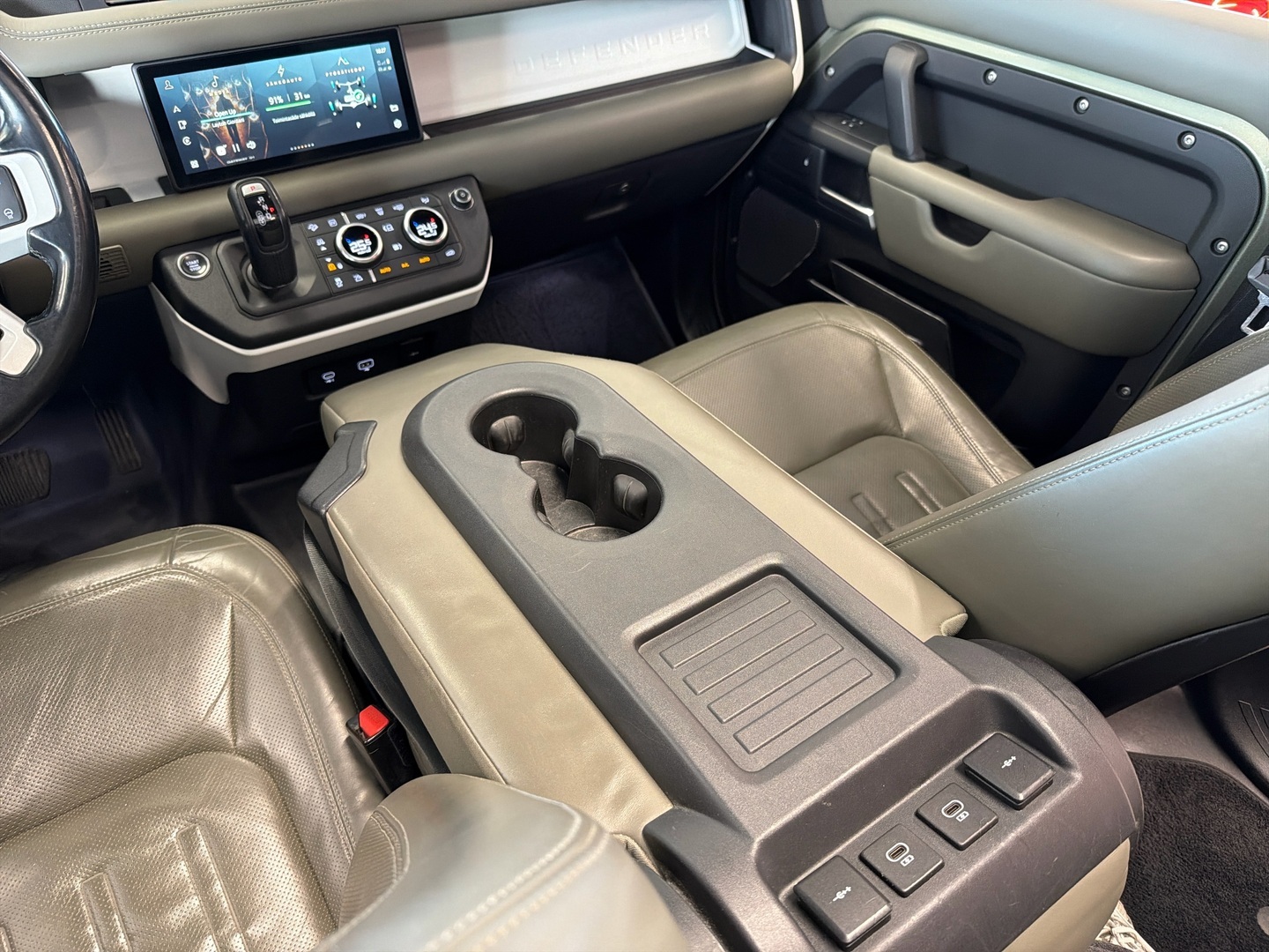 LAND ROVER Defender 2021