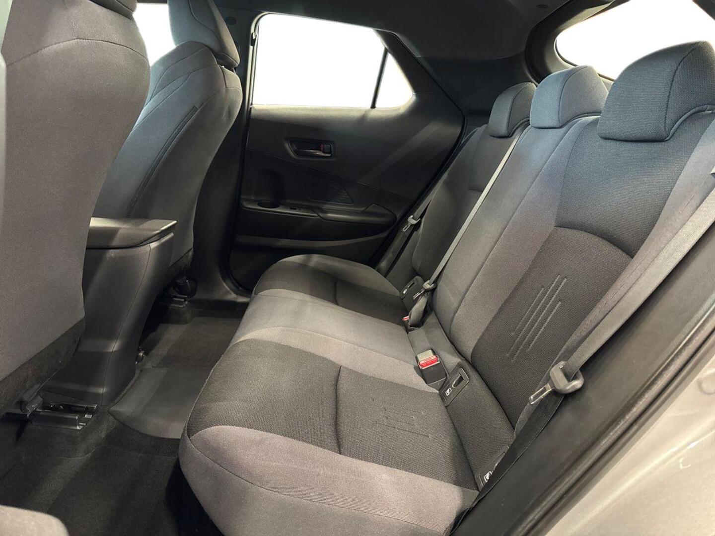 TOYOTA C-HR 10