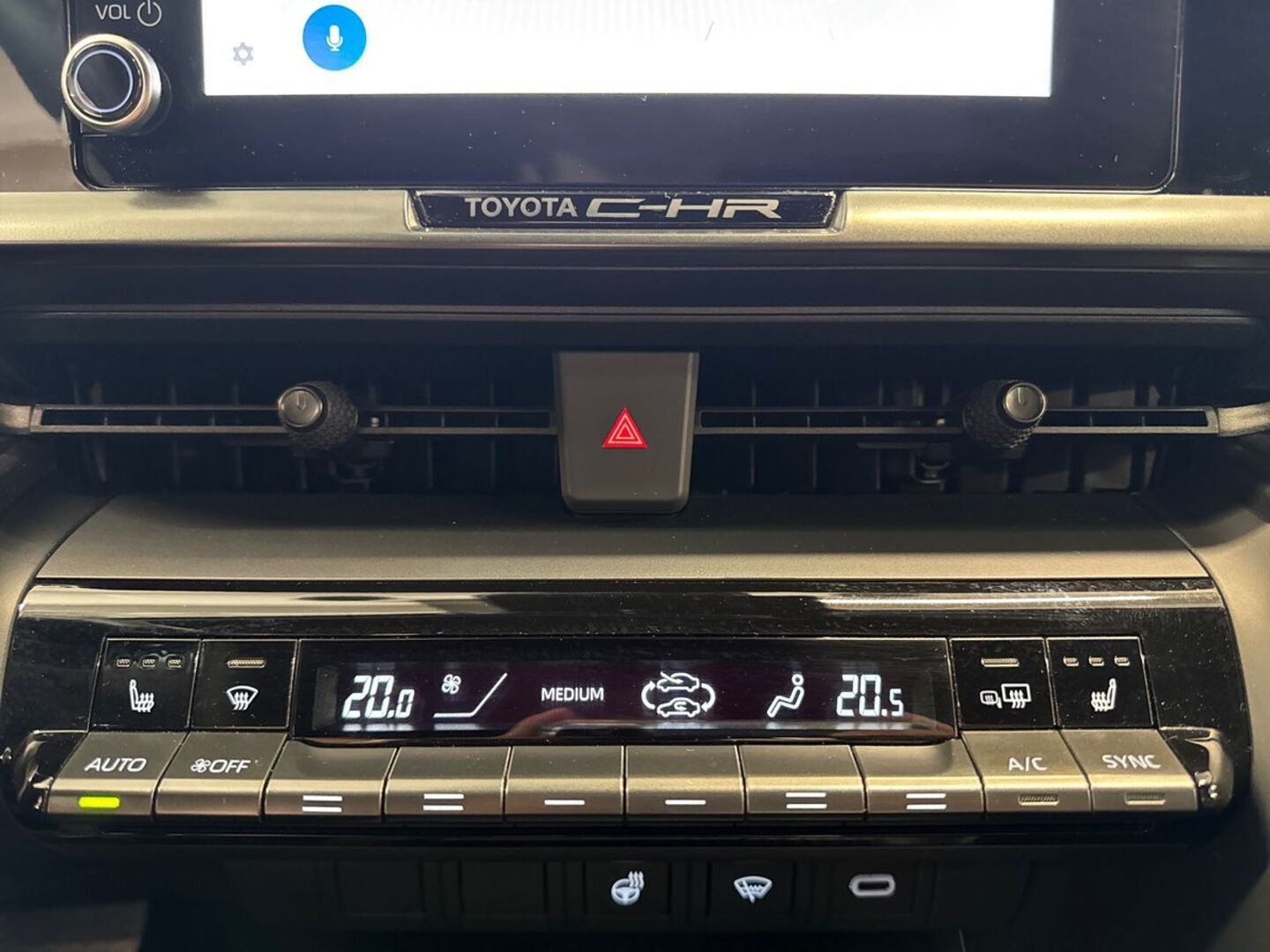 TOYOTA C-HR 26